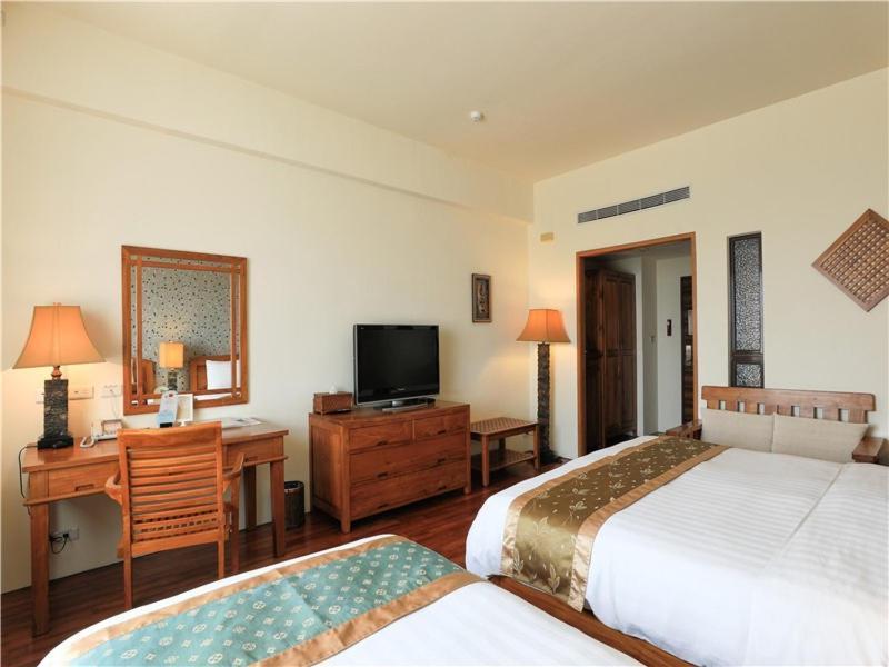 Yentai Hotel Манонг Екстериор снимка