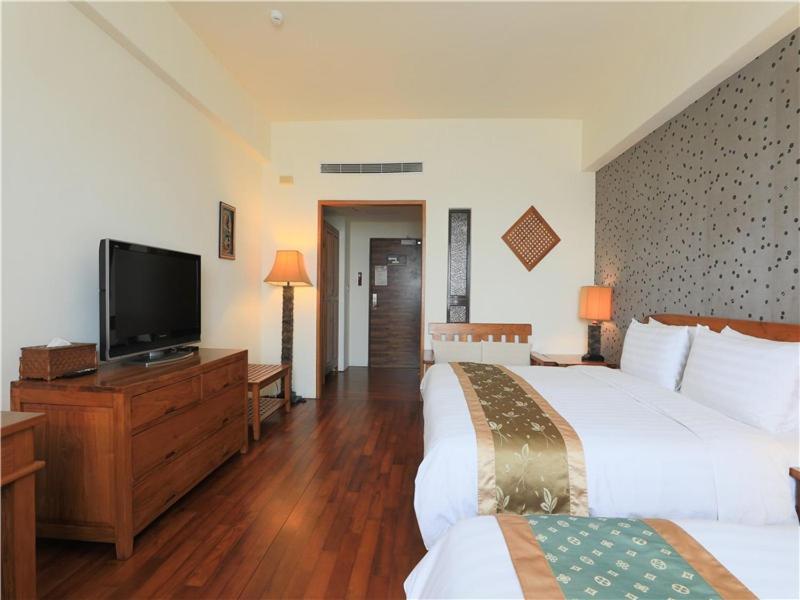 Yentai Hotel Манонг Екстериор снимка