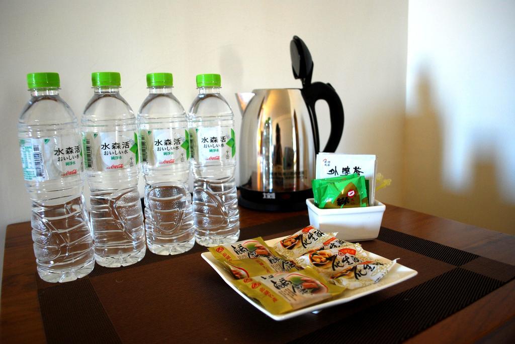 Yentai Hotel Манонг Екстериор снимка