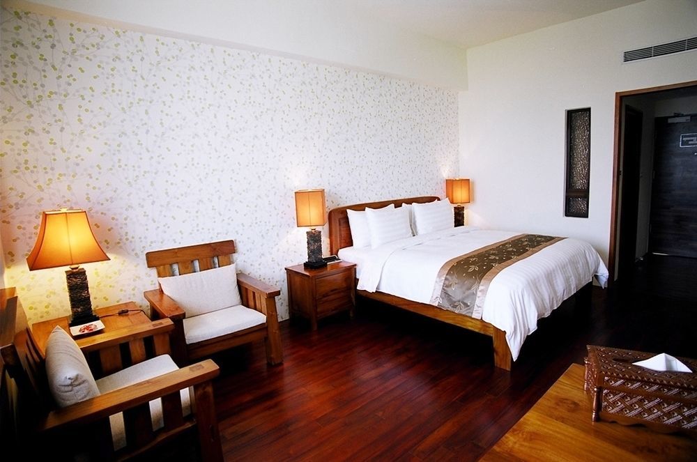 Yentai Hotel Манонг Екстериор снимка