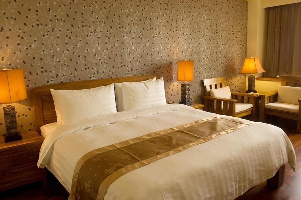 Yentai Hotel Манонг Екстериор снимка