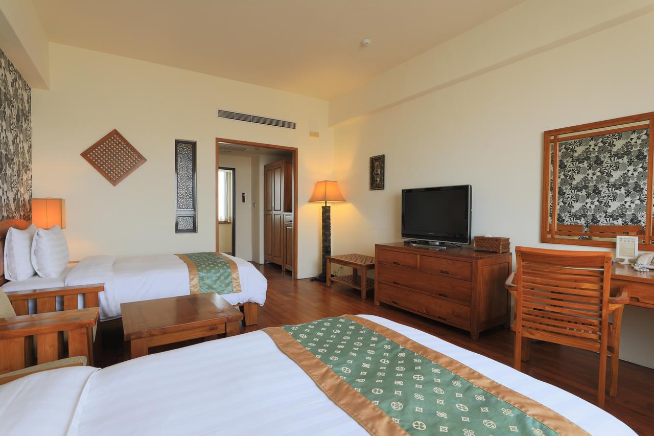 Yentai Hotel Манонг Екстериор снимка