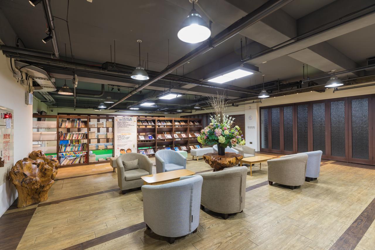 Yentai Hotel Манонг Екстериор снимка