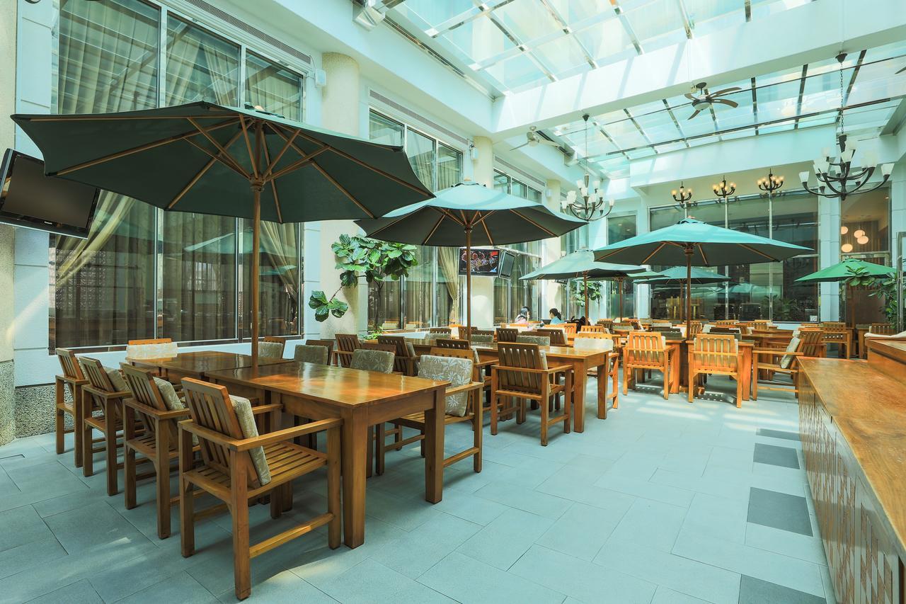 Yentai Hotel Манонг Екстериор снимка